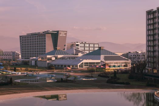 Hotels That Are Perfect for Business and Leisure Travelers